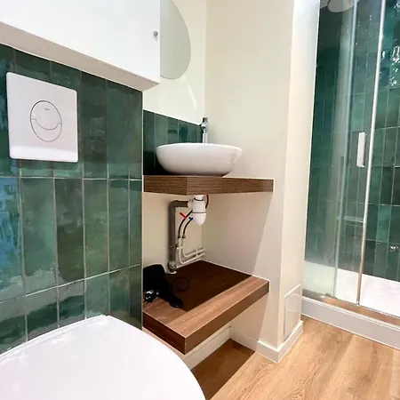 Apartament Pepiniere Renove Et Equipe